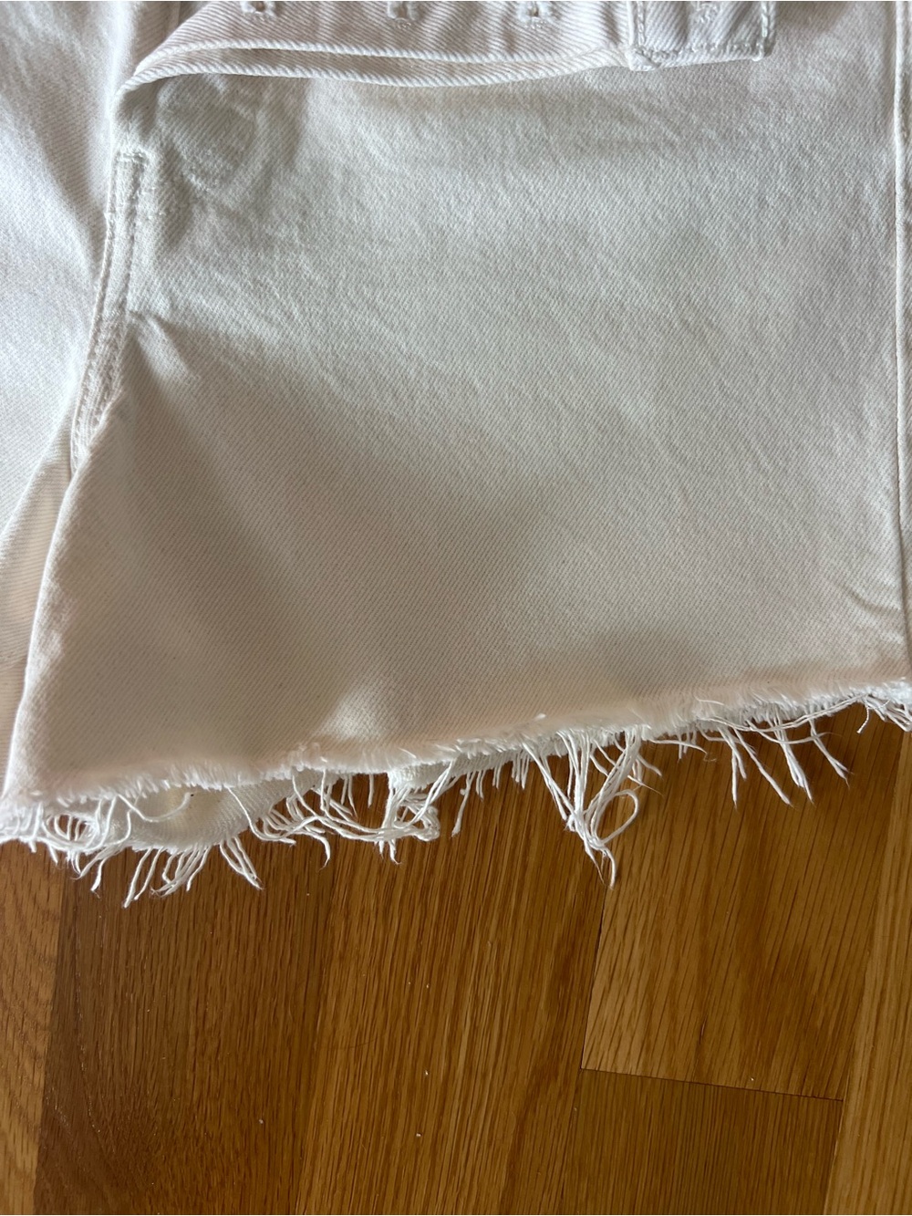 Levi’s Ribcage Shorts - Picture 4 of 12
